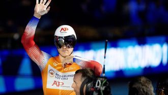 APELDOORN - Jeffrey Hoogland in actie tijdens de first round van de keirin bij de UCI Track Champions League in Omnisport. Het is de tweede baanwielren wedstrijd uit een reeks van vijf. ANP IRIS VAN DEN BROEK