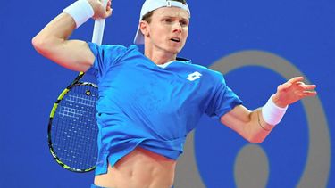 Dutch Jesper de Jong returns the ball to Canada's Felix Auger Aliassime during their men's singles semi-finals tennis match at the Open Occitanie ATP World Tour in Montpellier, southern France on February 1, 2025.  
Sylvain THOMAS / AFP
