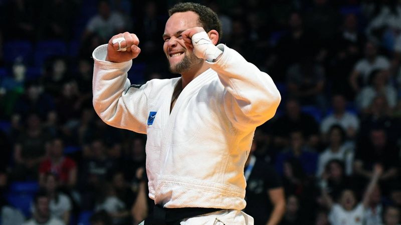 Netherlands' Simeon Catharina celebrates his win in the men's -100 kg category at the European Championships Judo in Podgorica on April 26, 2025.  
SAVO PRELEVIC / AFP