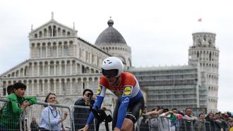 Lidl-Trek's Dutch rider Daan Hoole finishes the 10th stage of the 108th Giro d'Italia cycling race of 28.6kms individual time-trial from Lucca to Pisa on May 20, 2025. 
Luca Bettini / AFP