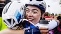 VALKENBURG - Mischa Bredewold (Nederland) viert haar overwinning tijdens de finish van de Amstel Gold Race 2025 voor vrouwen in Valkenburg. ANP MARCEL VAN HOORN