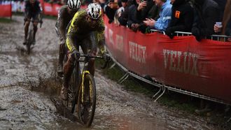 Belgian Wout van Aert competes during the men's elite race at the World Cup cyclocross cycling event in Dendermonde, Belgium, stage 9 (out of 12) of the UCI World Cup cyclocross competition, on January 5, 2025. 
DAVID PINTENS / Belga / AFP