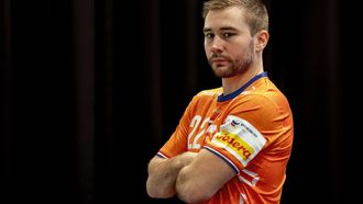 ARNHEM - Luc Steins tijdens een persmoment met de handbalmannen van TeamNL. De handballers bereiden zich voor op het Europees kampioenschap in Duitsland. ANP RONALD HOOGENDOORN