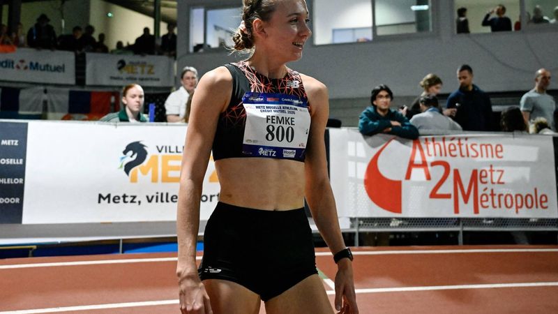 Netherlands' athlete Femke Bol reacts after winning the women's 800m final during the Athlelor indoor meeting at L'Anneau athletics hall in Metz on February 8, 2026.
 On October 10, 2025, Femke Bol announced her retirement from the 400-meter hurdles, the event in which she is a two-time world champion. The 25-year-old athlete then announced her intention to focus on the 800 meters.
Jean-Christophe VERHAEGEN / AFP