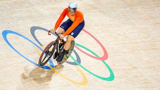 SAINT-QUENTIN-EN-YVELINES - Jeffrey Hoogland tijdens het onderdeel keirin (m) bij het baanwielrennen in het Velodrome op de Olympische Spelen. ANP KOEN VAN WEEL