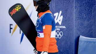 LIVIGNO - Michelle Dekker tijdens de kwalificatie van de parallelreuzenslalom bij het snowboarden op de Olympische Winterspelen van Milaan en Cortina. IRIS VAN DEN BROEK / ANP