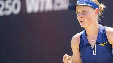 DEN BOSCH - Suzan Lamens (NED) in haar partij tegen Elisabetta Cocciaretto (ITA) tijdens de kwartfinale van het Libema Open. Het tennistoernooi vindt plaats in in het Autotron van Rosmalen. ANP SANDER KONING