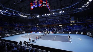 2021-11-13 16:29:36 epa09580936 Sebastian Korda of the USA (R) returns the ball during the match against Carlos Alcaraz of Spain in the final of the Next Gen Atp Finals in Milan, Italy, 13 November 2021.  EPA/MATTEO BAZZI
