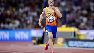 BOEDAPEST - Rik Taam in actie op de 400 meter van  meerkamp tijdens de zevende dag van de wereldkampioenschappen atletiek. ANP ROBIN VAN LONKHUIJSEN
