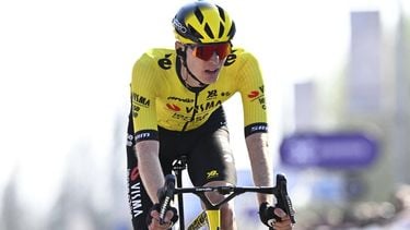 Team Visma-Lease a Bike's US rider Matteo Jorgenson reacts as he crosses the finish line at the end of the men's elite race 'Dwars Door Vlaanderen', 184,2 km from Roeselare to Waregem, on April 2, 2025. 
JASPER JACOBS / Belga / AFP