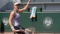 Netherland's Diede de Groot celebrates her victory over Japan's Yui Kamiji during their women's wheelchair final match on day fourteen of the Roland-Garros Open tennis tournament in Paris on June 10, 2023. 
Sébastien BERDA / AFP
