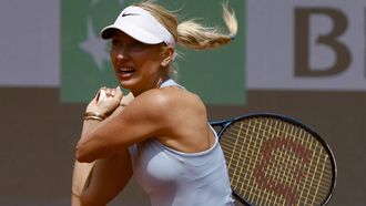 epa12086452 Anastasia Potapova of Russia in action during her womenâ€™s singles second round match against Aryna Sabalenka of Belarus (not pictured) at the Italian Open tennis tournament in Rome, Italy, 09 May 2025.  EPA/FABIO FRUSTACI