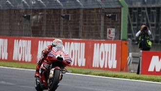 epa13279946 Ducati Lenovo MotoGP rider Marc Marquez of Spain in action during the Motorcycling Grand Prix of Japan at the race track in Motegi, Japan, 04 October 2026.  EPA/FRANCK ROBICHON