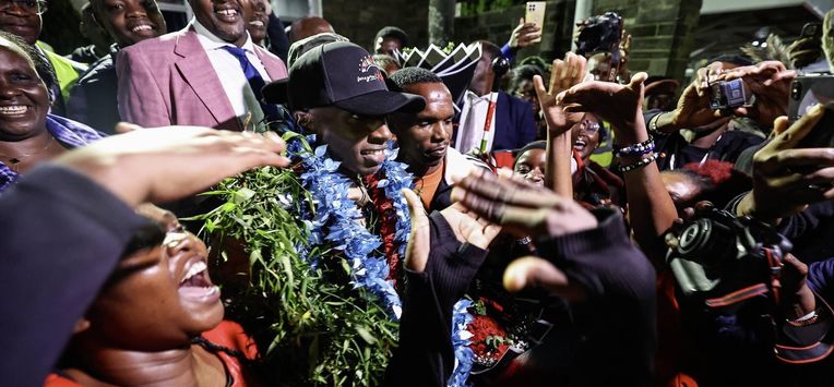 epaselect epa12922726 Kenyan world marathon record holder Sabastian Sawe (C) is welcomed on arrival at Jomo Kenyatta International Airport (JKIA) in Nairobi, Kenya, 29 April 2026. Sawe became the first person to run a sub-two-hour marathon in an official sanctioned competition, clocking 1:59:30 at the London Marathon on 26 April. He was received at the airport by government officials, including Sports Cabinet Secretary Salim Mvurya and Athletics Kenya President Jackson Tuwei, as well as family members.  EPA/DANIEL IRUNGU