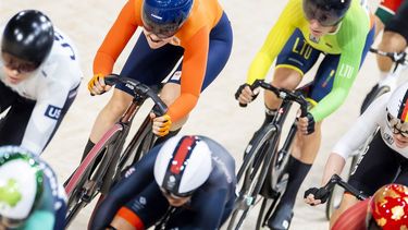 SAINT-QUENTIN-EN-YVELINES - Maike van der Duin tijdens omnium (v) bij het baanwielrennen in het Velodrome op de Olympische Spelen. ANP KOEN VAN WEEL