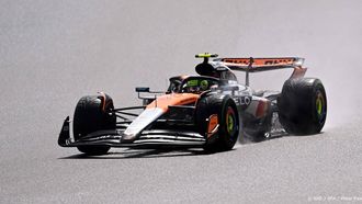 epa12220424  McLaren driver Lando Norris of Britain competes in the Formula 1 British Grand Prix at the at the Silverstone Circuit racetrack, Britain, 06 July 2025.  EPA/PETER POWELL .