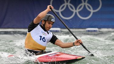 Netherlands' Joris Otten competes in the men's canoe single heats canoe slalom competition at Vaires-sur-Marne Nautical Stadium in Vaires-sur-Marne during the Paris 2024 Olympic Games on July 27, 2024. 
Olivier MORIN / AFP