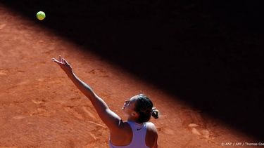 Belarus’ Aryna Sabalenka serves to Belgium’s Elise Mertens during their 2025 WTA Tour Madrid Open tennis tournament third round singles match at the Caja Magica in Madrid, on April 27, 2025.  
Thomas COEX / AFP