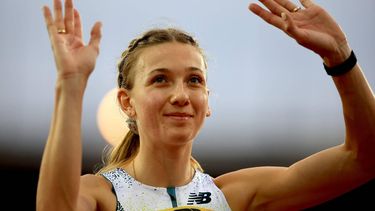 epa13042025 Femke Broeders-Bol of the Netherlands waves after her race in the Women's 800m at the 65th Gold Spike athletics meeting in Ostrava, Czech Republic, 16 June 2026.  EPA/MARTIN DIVISEK
