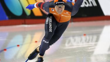 epa11159718 Stefan Westenbroek of the Netherlands competes in the Men’s 500m event at the ISU World Speed Skating Single Distances Championships in Calgary, Canada, 16 February 2024.  EPA/TODD KOROL