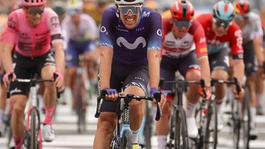 2023-03-29 16:46:25 epa10548868 Spanish rider Oier Lazkano of Movistar Team takes the second place in the Dwars door Vlaanderen cycling race, over 183.7km from Roeselare and to Waregem, Belgium, 29 March 2023.  EPA/OLIVIER MATTHYS