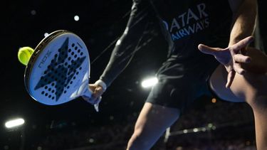 ROTTERDAM - Coello/Tapia (zwart) in actie tegen Cgingotto/Gallan (groen) tijdens de finale van het Decathlon Premier Padel Rotterdam in Ahoy. ANP FREEK VAN DEN BERGH