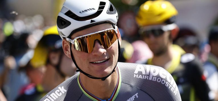 epa12228765 Dutch rider Mathieu Van Der Poel of Alpecin - Deceuninck team in action during the 6th stage of the Tour de France cycling race over 201.5km from Bayeux to Vire Normandie, France, 10 July 2025.  EPA/MARTIN DIVISEK