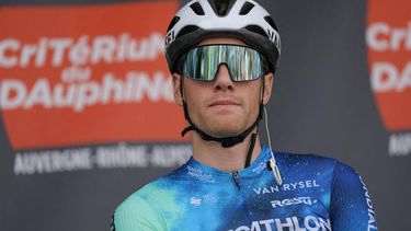 Team AG2R's Irish rider Sam Bennett is presented on stage before starting the third stage of the 76th edition of the Criterium du Dauphine cycling race, 181,7km between Celles-sur-Durolle and Les Estables, central France, on June 4, 2024. 
Thomas SAMSON / AFP