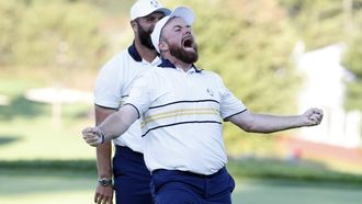 epa12413634 Shane Lowry of Europe celebrates after securing the Ryder Cup for Europe during the singles matches of the 2025 Ryder Cup golf tournament at the Bethpage Black Golf Course in Farmingdale, New York, USA, 28 September 2025.  EPA/ERIK S. LESSER