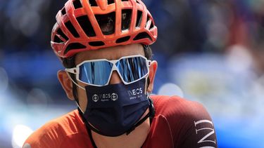 epa11475544 British rider Geraint Thomas of INEOS Grenadiers looks on while wearing a face mask ahead of the 14th stage of the 2024 Tour de France cycling race over 151km from Pau to Saint-Lary-Soulan Pla d'Adet, France, 13 July 2024.  EPA/GUILLAUME HORCAJUELO