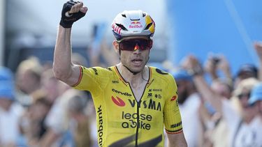 Team Visma - Lease a bike team's Belgian rider Wout van Aert celebrates during Stage 1 of the PostNord Danmark Rundt, in Aalborg on, July 29, 2026.  
Bo Amstrup / Ritzau Scanpix / AFP
