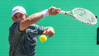 epa12201360 Tallon Griekspoor of the Netherlands in action during the semifinal match against Felix Auger-Aliassime of Canada at the ATP 250 Mallorca Championships tennis tournament in Santa Ponsa, Mallorca, Spain, 27 June 2025.  EPA/CATI CLADERA