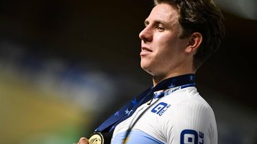 epa10455345 Gold medalist Tim Torn Teutenberg of Germany reacts after the Men's Elimination race at the UEC track cycling elite european championships in Grenchen, Switzerland, 08 February 2023.  EPA/Gian Ehrenzeller