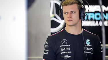 BAHREIN - Mick Schumacher (reservecoureur Mercedes) tijdens de derde en laatste testdag op het Bahrain International Circuit voorafgaand aan de start van het Formule 1-seizoen. ANP SEM VAN DER WAL