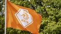 ZEIST - Vlag met logo van de KNVB. ANP ROBIN VAN LONKHUIJSEN