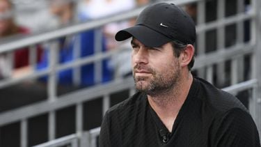 ROSMALEN - Trainer Raemon Sluiter tijdens de partij tussen Kiki Bertens en Elena Rybakina (Kazachstan) op grastoernooi Libema Open. ANP PIROSCHKA VAN DE WOUW