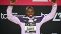 Winner, Kenya's Sabastian Sawe poses at the presentation ceremony for the men's elite race at the 2026 London Marathon in central London on April 26, 2026. 
JUSTIN TALLIS / AFP