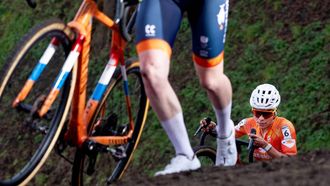 HULST - Ceylin Alvarado in actie tijdens het wereldkampioenschap veldrijden. Het is de tiende keer dat Nederland de kampioenschappen organiseert. IRIS VAN DEN BROEK / ANP
