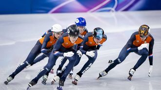 MILAAN - Shorttrackers Selma Poutsma, Teun Boer, Michelle Velzeboer, Melle van ’t Wout en Jens van ’t Wout tijdens een training in het Milano Ice Skating Area. ROBIN VAN LONKHUIJSEN / ANP