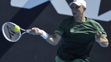 epa11822898 Tallon Griekspoor of the Netherlands in action against Hubert Hurkacz of Poland during their Men's first round match during the Australian Open tennis tournament in Melbourne, Australia, 14 January 2025.  EPA/ROLEX DELA PENA
