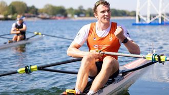 2023-09-08 10:20:30 BELGRADO - Simon van Dorp in actie op de halve finale single skiff tijdens de zesde dag van de wereldkampioenschappen roeien in de Servische hoofdstad Belgrado. ANP IRIS VAN DEN BROEK