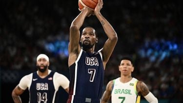 USA's #07 Kevin Durant takes a free throw in the men's quarterfinal basketball match between Brazil and the USA during the Paris 2024 Olympic Games at the Bercy  Arena in Paris on August 6, 2024. 
Aris MESSINIS / AFP