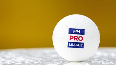 UTRECHT - Een hockeybal voorafgaand aan de FIH Pro League vrouwenhockey groepswedstrijd. ANP SANDER KONING