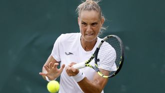 epa12208760 Arantxa Rus of the Netherlands in action during the Women's 1st round match against Caroline Dolehide of the US at the Wimbledon Championships, Wimbledon, Britain, 01 July 2025.  EPA/TOLGA AKMEN  EDITORIAL USE ONLY