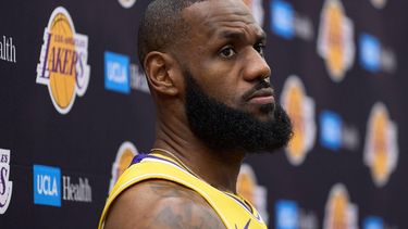 epa10896490 Los Angeles Lakers' Lebron James speaks at Lakers Media Day at the UCLA Health Training Center in Los Angeles, California, USA, 02 October 2023.  EPA/ALLISON DINNER  SHUTTERSTOCK OUT