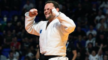 Netherlands' Simeon Catharina celebrates his win in the men's -100 kg category at the European Championships Judo in Podgorica on April 26, 2025.  
SAVO PRELEVIC / AFP