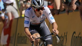 Soudal Quick-Step team's Belgian rider Remco Evenepoel wearing the best young rider's white jersey cycles in the Superdevoluy ascent during the 17th stage of the 111th edition of the Tour de France cycling race, 177,8 km between Saint-Paul-Trois-Chateaux and Superdevoluy, in the French Alps, on July 17, 2024. 
Thomas SAMSON / AFP