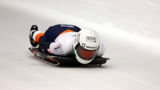 epa12601106 Kimberley Bos of Netherlands competes in the Women's Skeleton heat at the IBSF Bobsleigh and Skeleton World Cup, in Sigulda, Latvia, 18 December 2025.  EPA/TOMS KALNINS