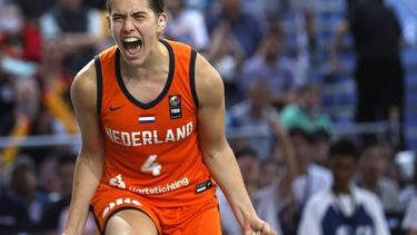 epa12821253 Netherlands's Noortje Driessen celebrates a point against Azerbaijan during the Women's FIBA basketball 3x3 Champions Cup 2026 basketball final match between Netherlands and Azerbaijan in Bangkok, Thailand, 15 March 2026.  EPA/RUNGROJ YONGRIT