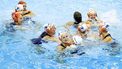 FUKUOKA - De Nederlandse waterpolo dames vieren de overwinning na afloop van de finale waterpolo vrouwen Nederland - Spanje op de zesde dag van het WK Zwemmen in Japan. ANP KOEN VAN WEEL